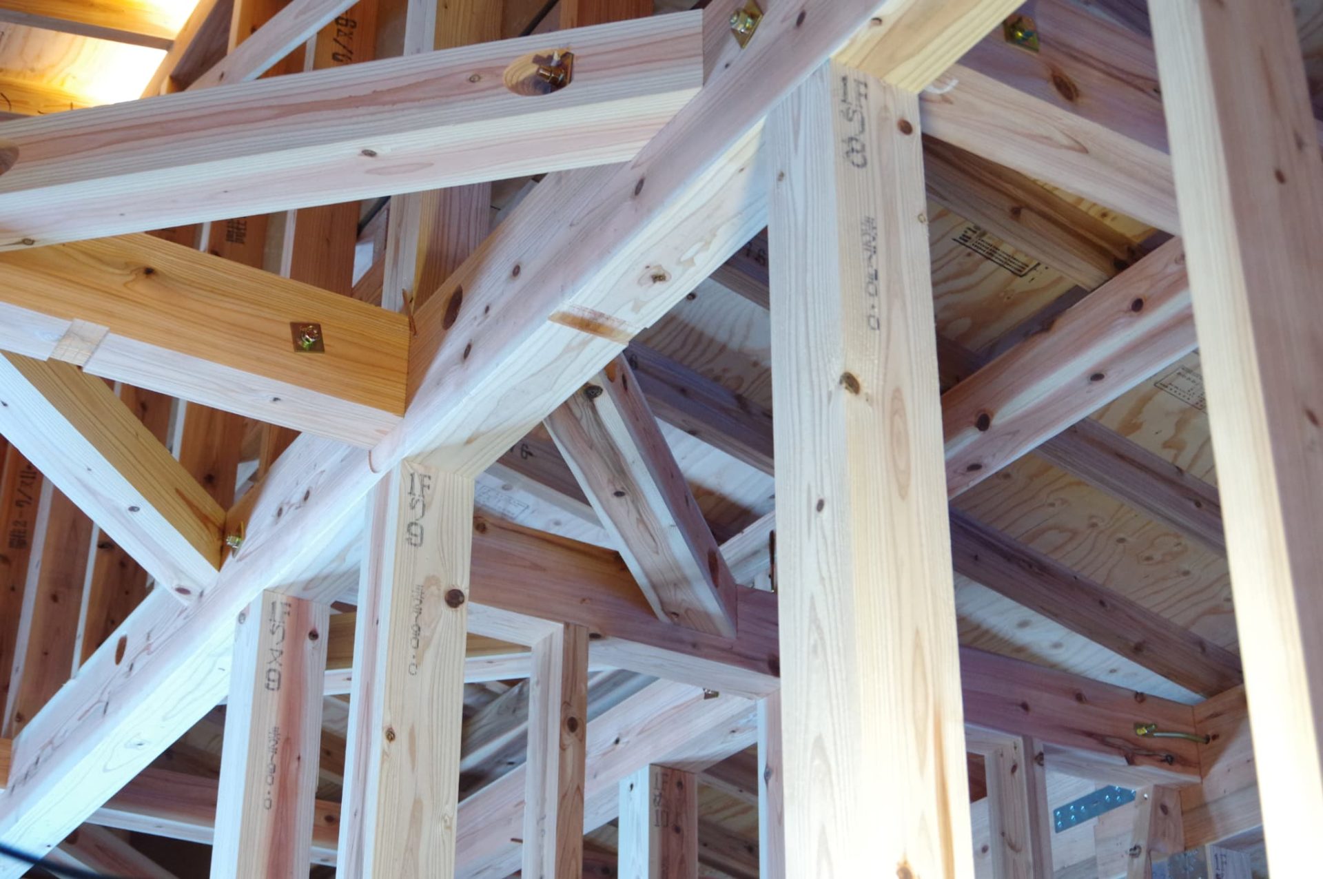 木造住宅は地震に弱い？強い？木造住宅の地震対策など詳しく解説【鹿児島の注文住宅】